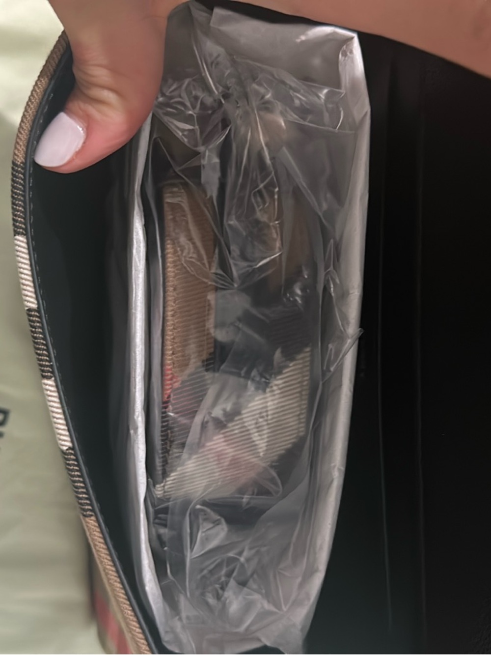 Burberry Black Leather Crossbody with Gold Logo - Picture 4 of 6